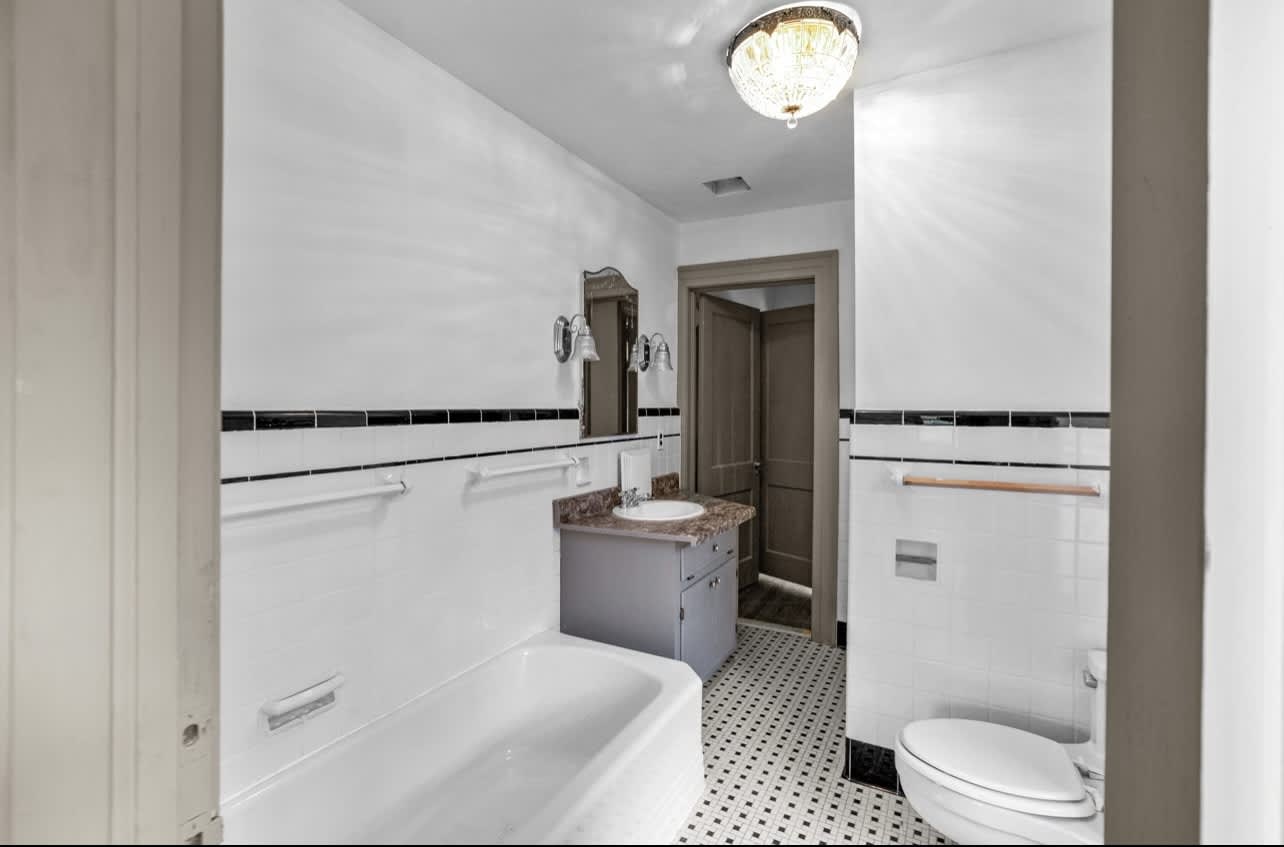 620 Falls Rd – photo 2