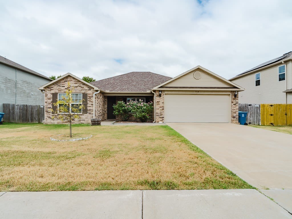 714 Green World Street – photo 1