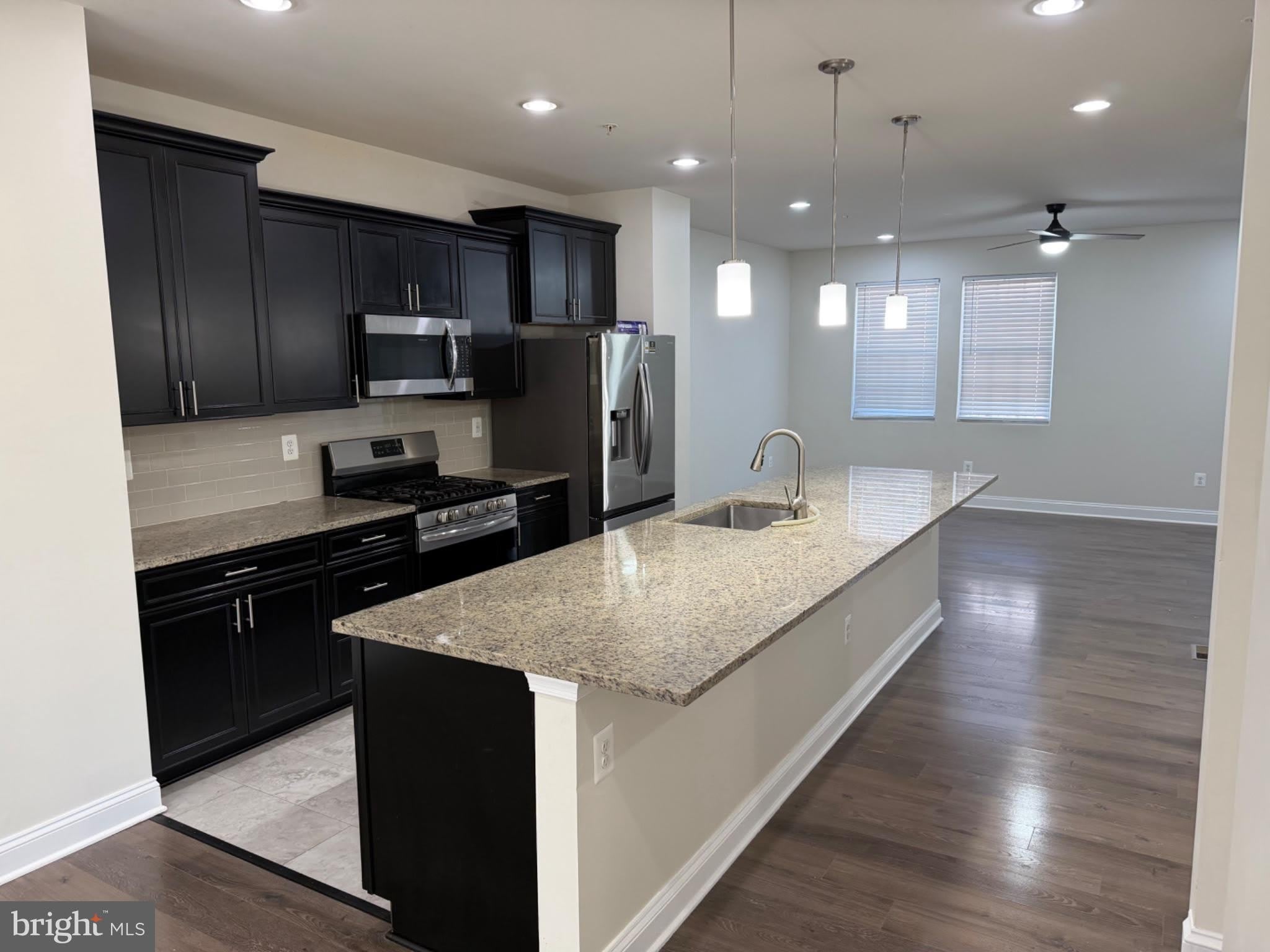 819 HERMAN Way – photo 3