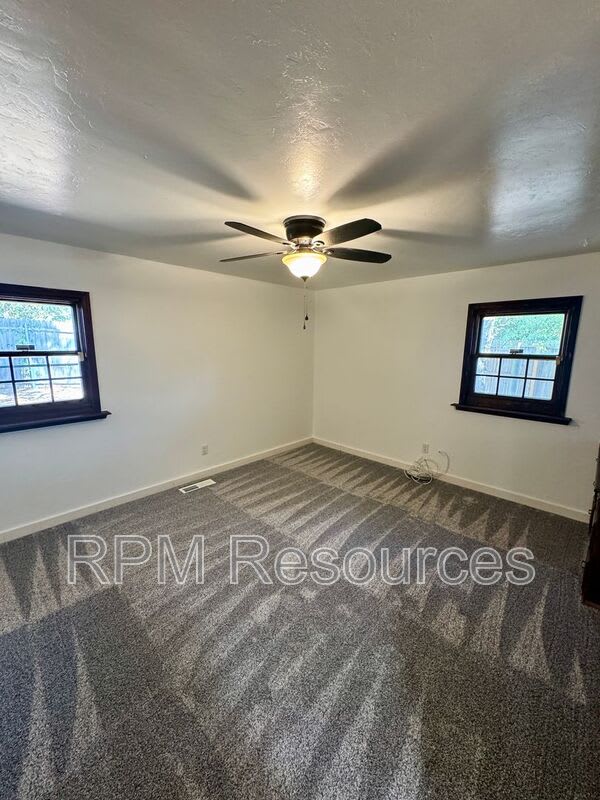 2820 N McMillan Cir – photo 4