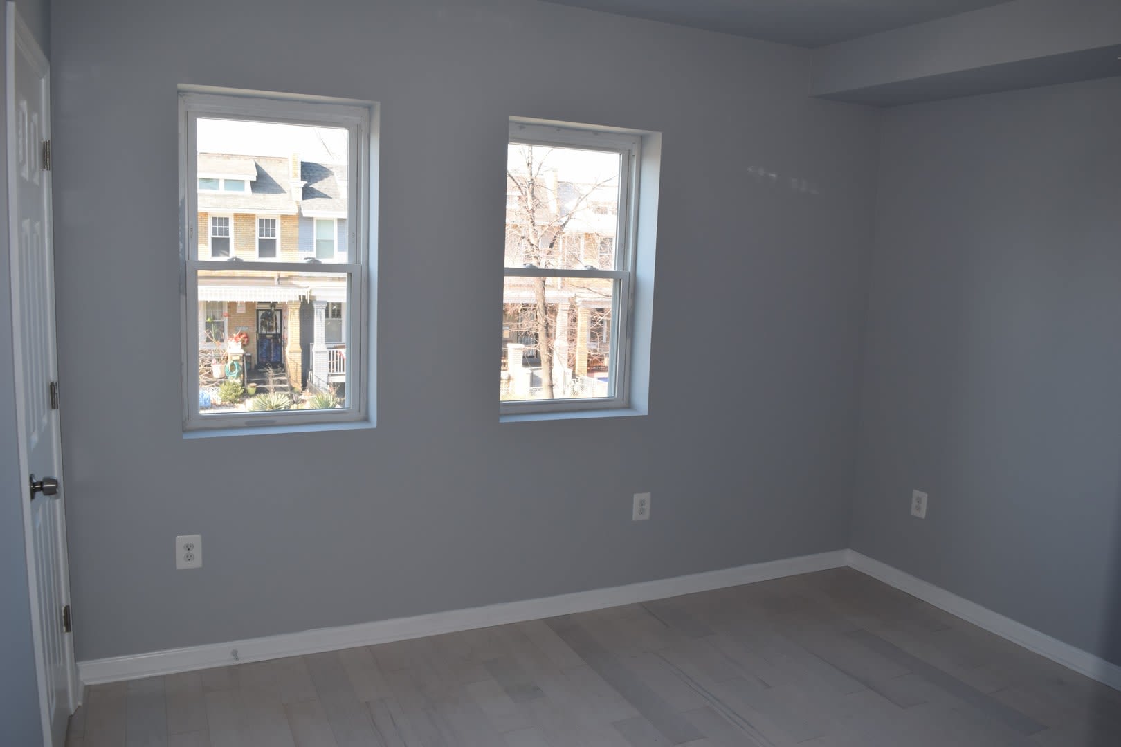 Charming 2 BD 2 BA with office near H St NE!! – photo 2