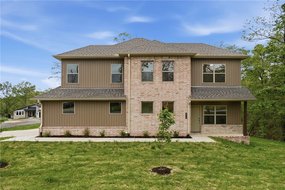 276 Kinross Drive – photo 1