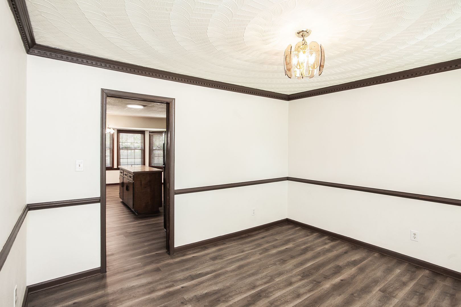 1513 Narbonne Court – photo 3