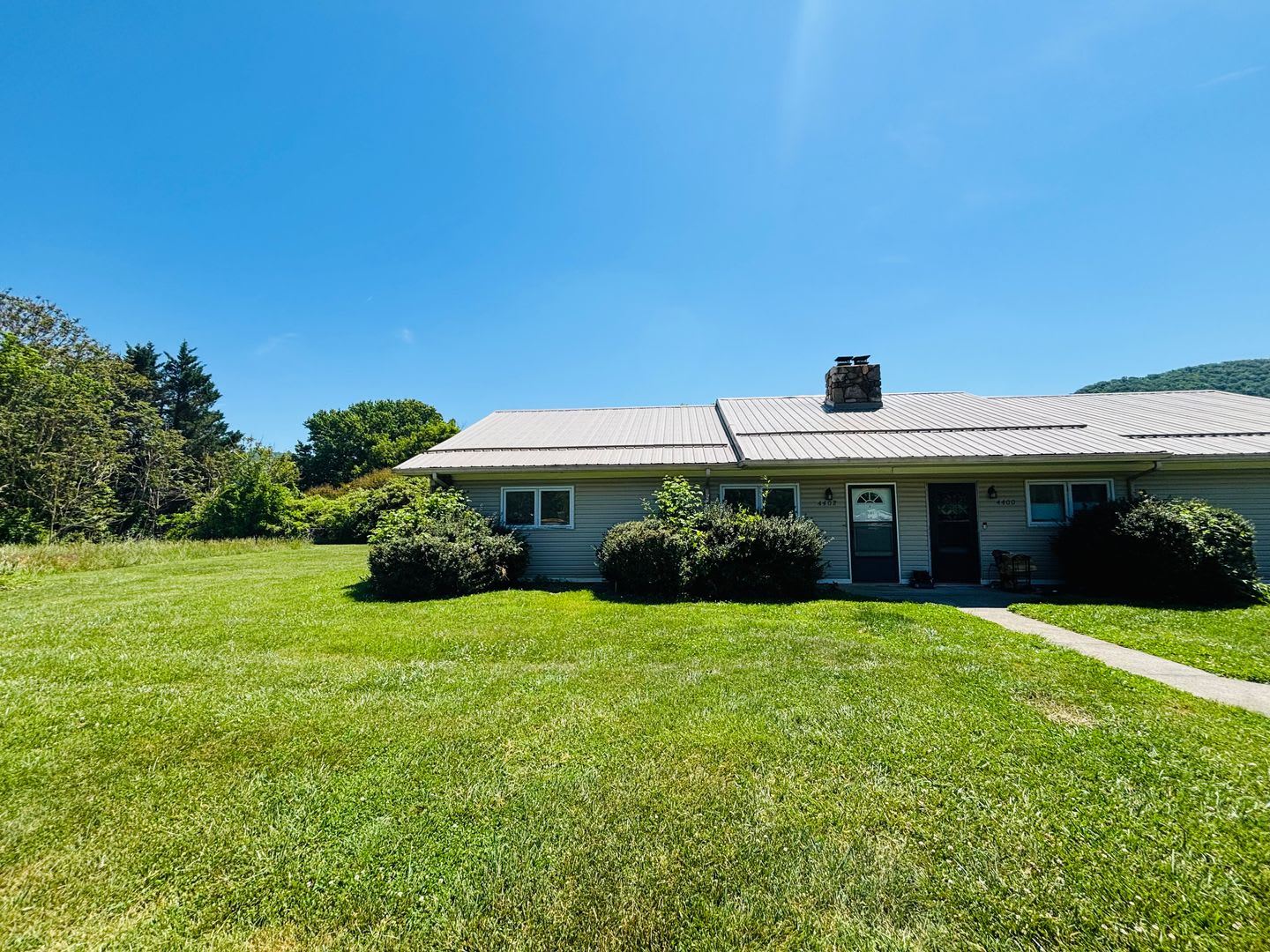 2 Bedroom, 1 Bath Duplex – photo 2