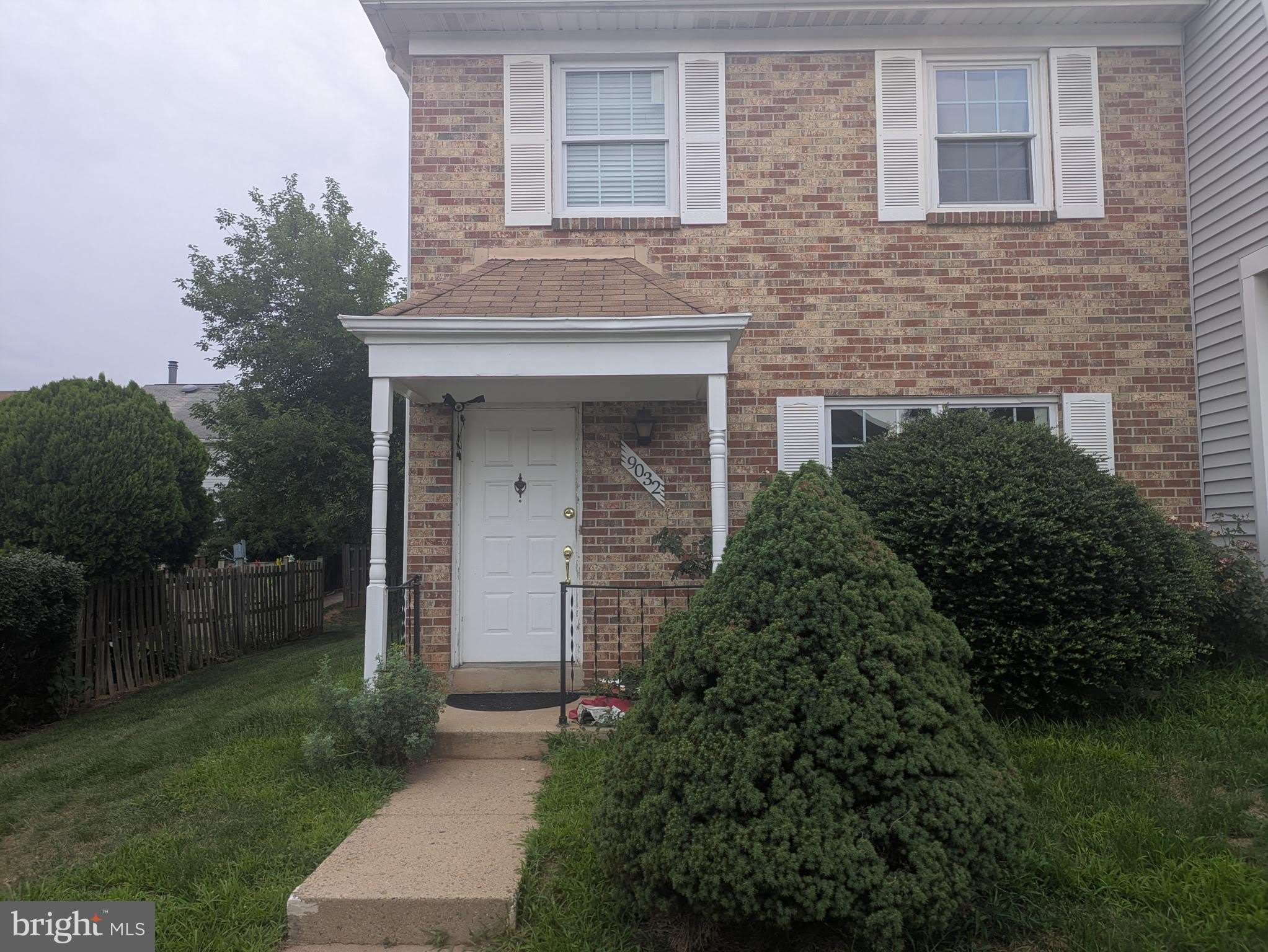 9032 WHISPERING PINE Court – photo 1
