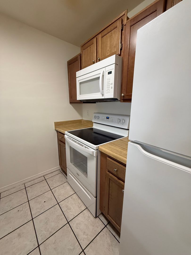 New Listing! – photo 5