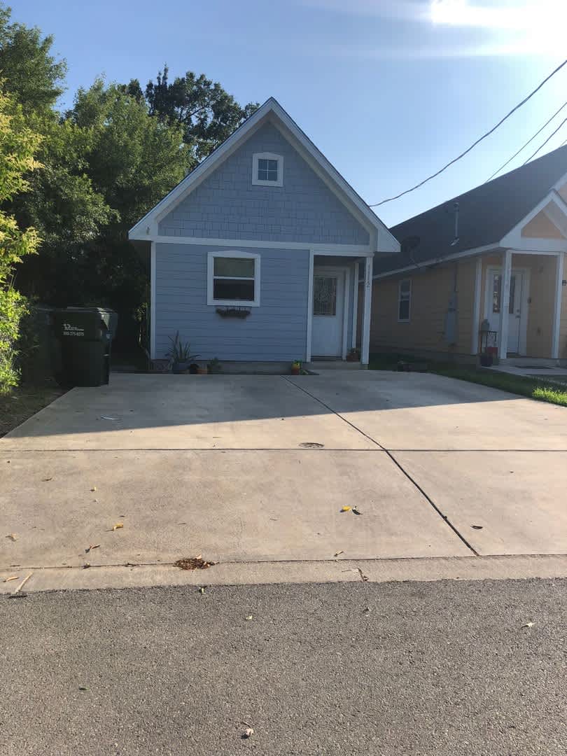 Adorable 2 Bed 1 Bath Home – photo 2