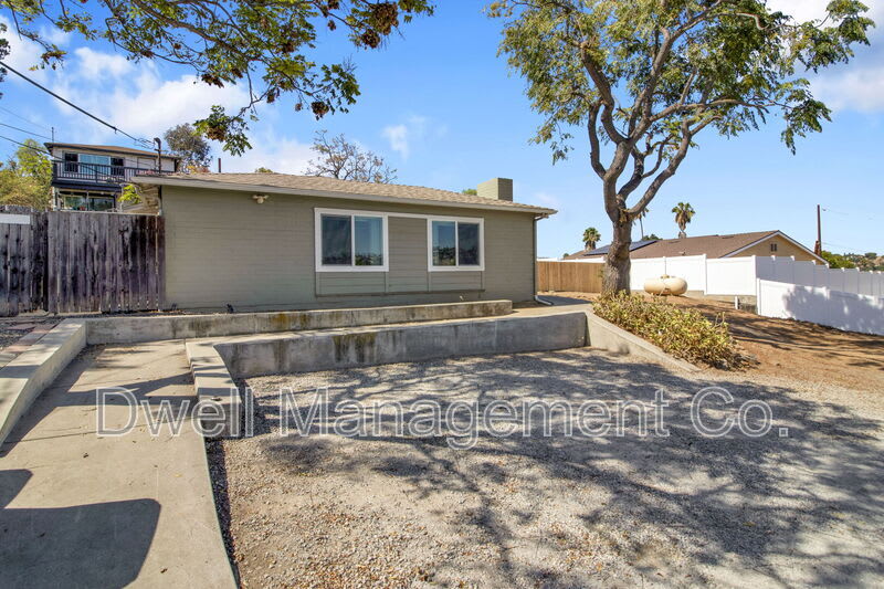 9105 Rosedale Dr – photo 1