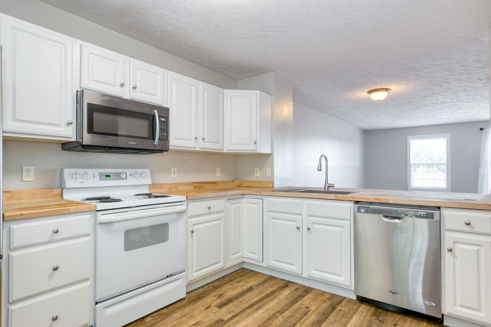 3 Bedroom 1 Bathroom House – photo 5