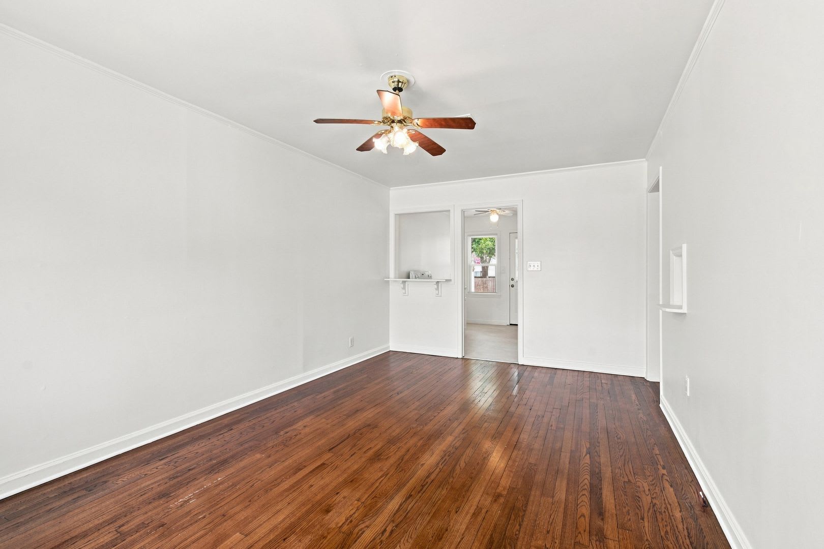 Beautiful 2 Bed 1 Bath in Quiet Area – photo 3