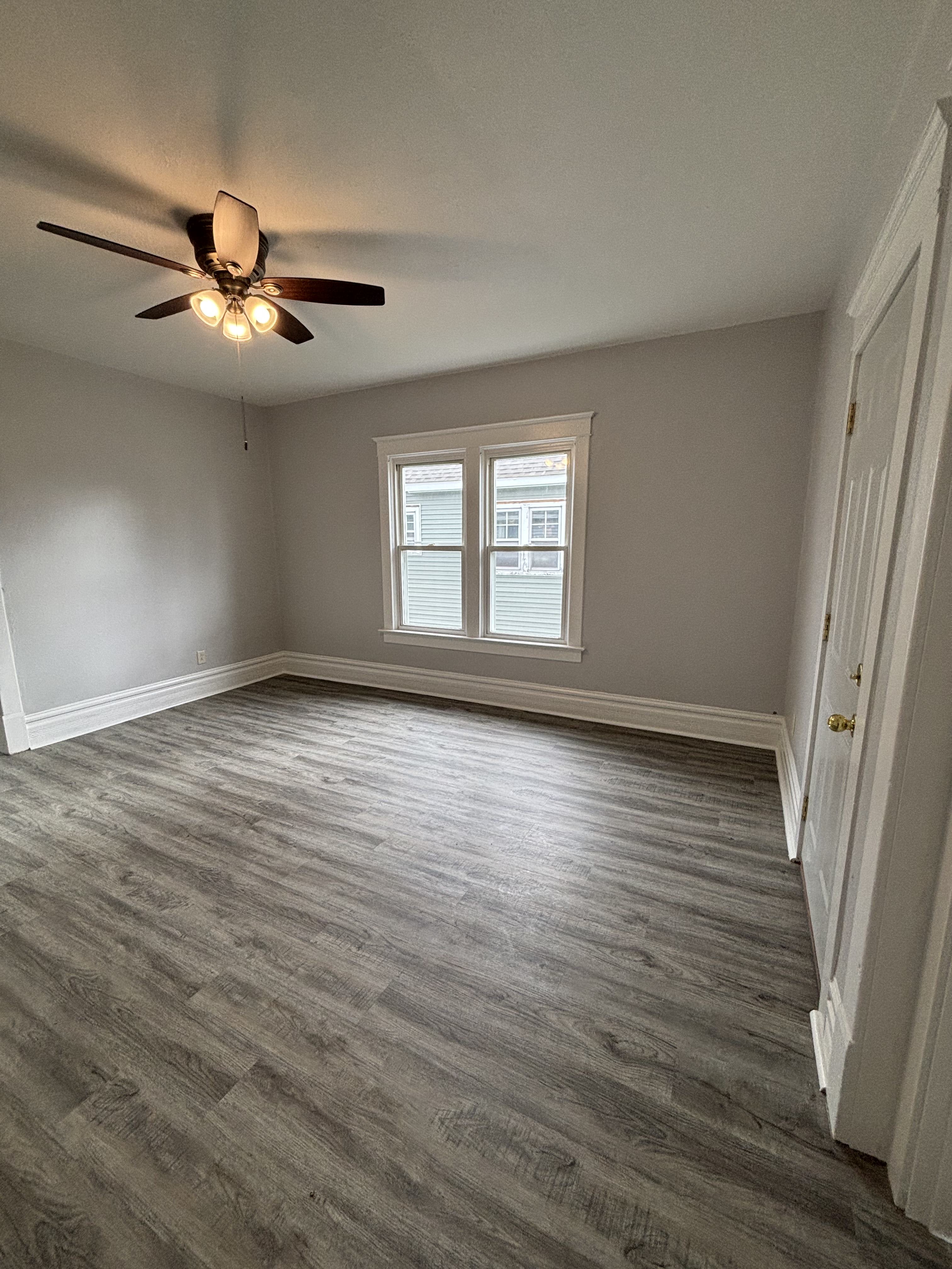 411 S 10th St – photo 2