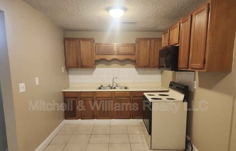 4851 Amos Street – photo 4