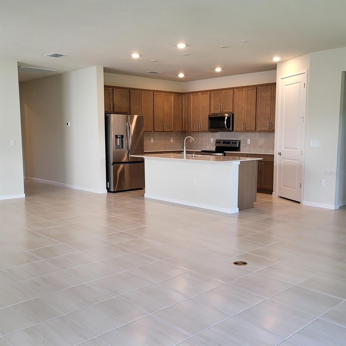 17391 SAW PALMETTO Avenue – photo 4