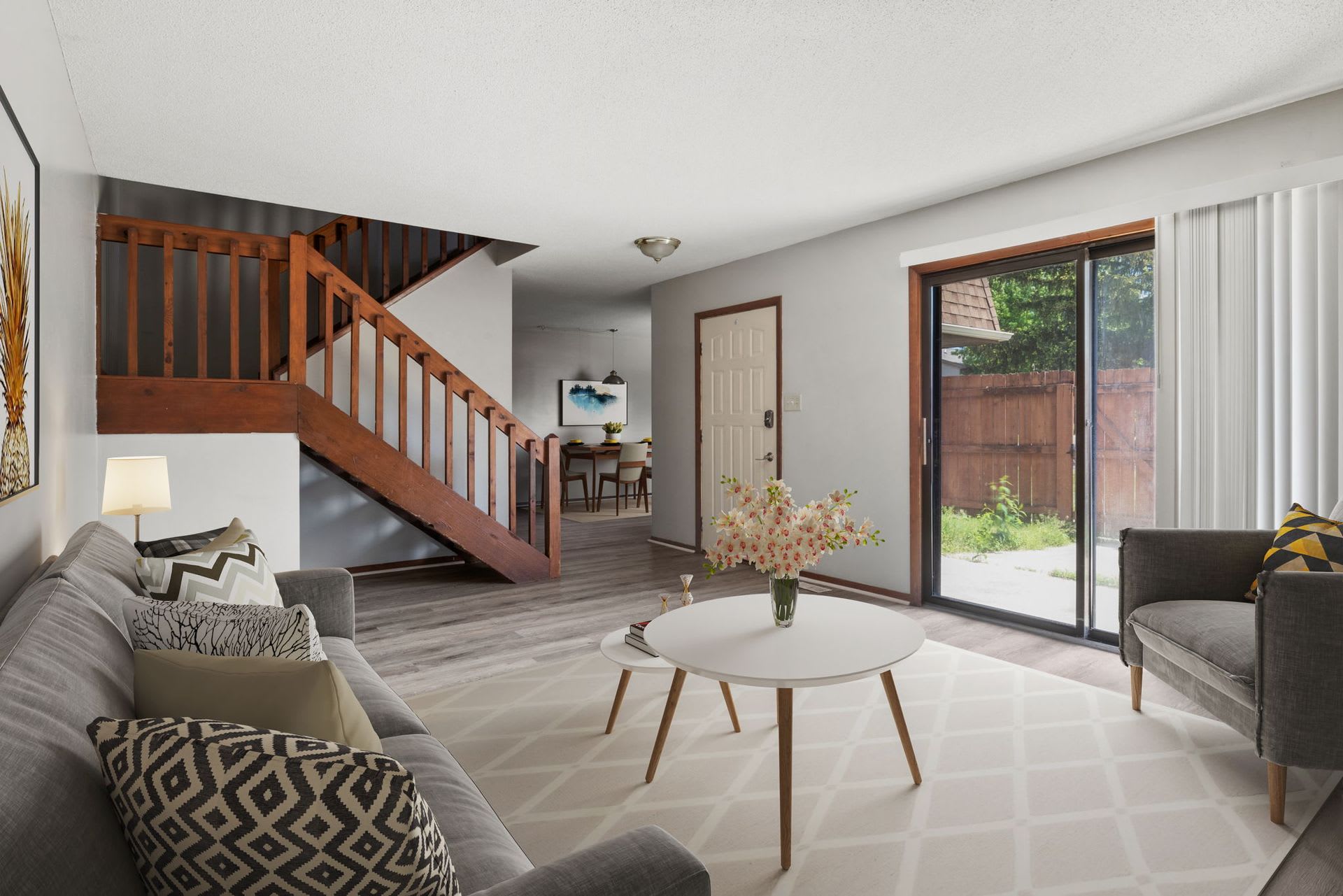 Spacious Rooms Fireplace And Patio – photo 3