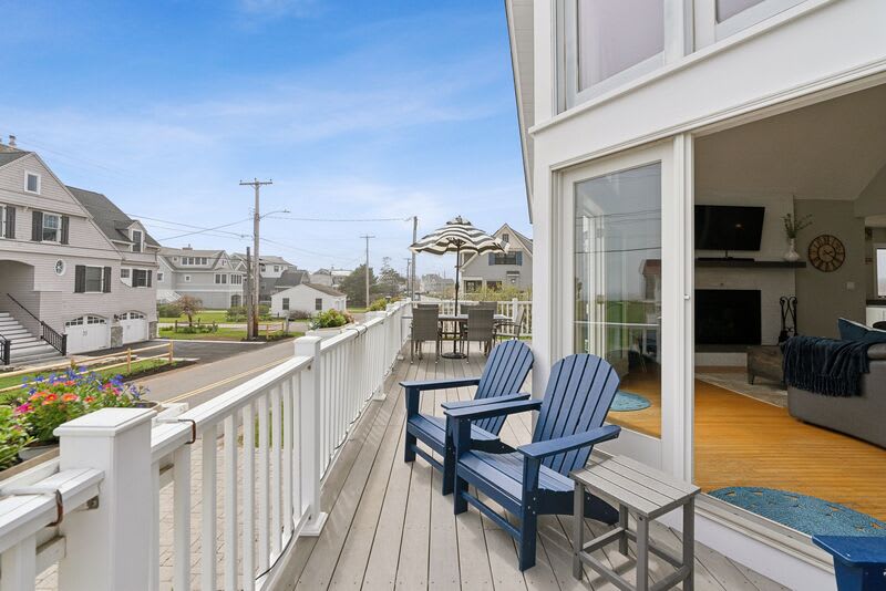 572 Ocean Avenue – photo 4