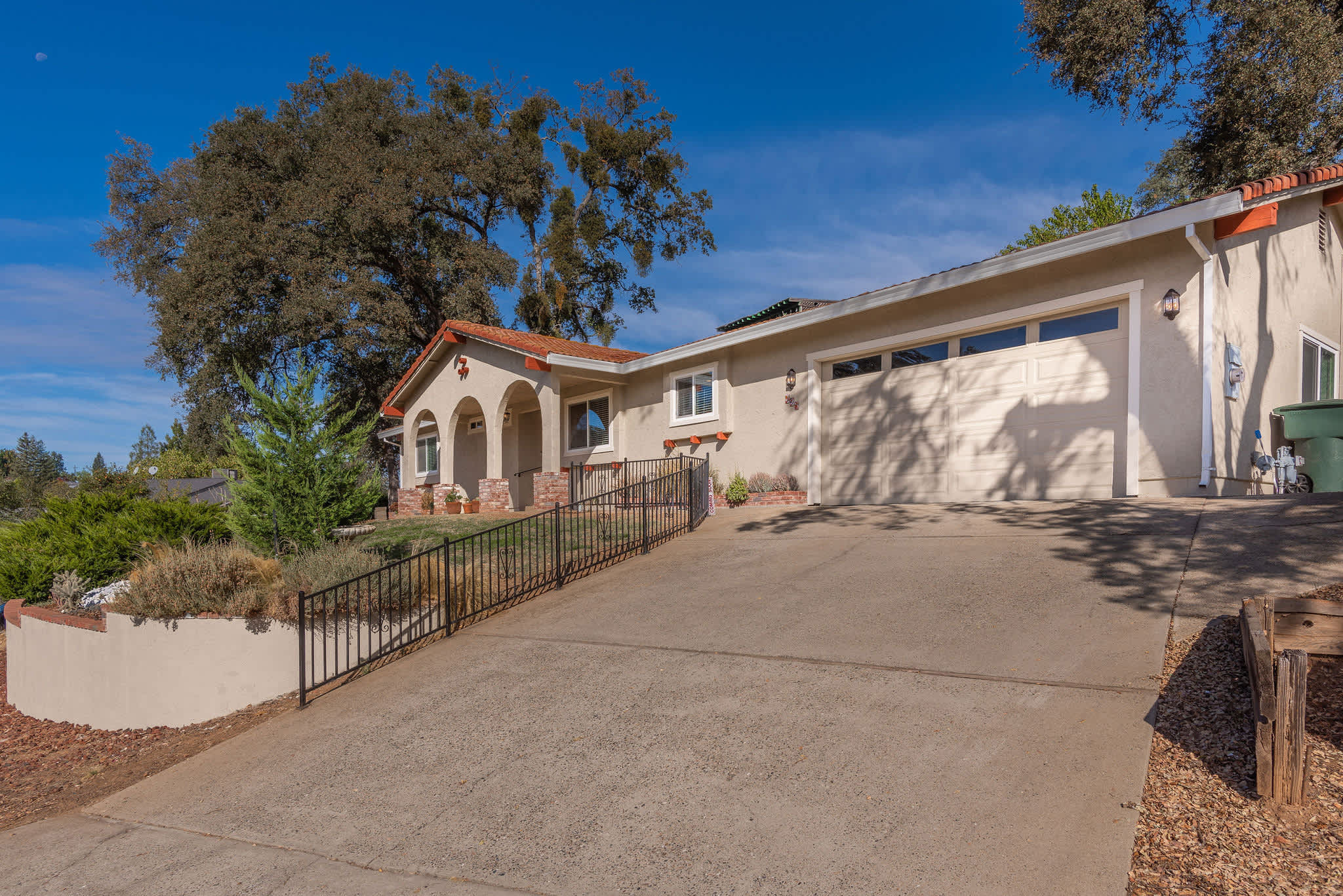 105 Gordon Pl – photo 1