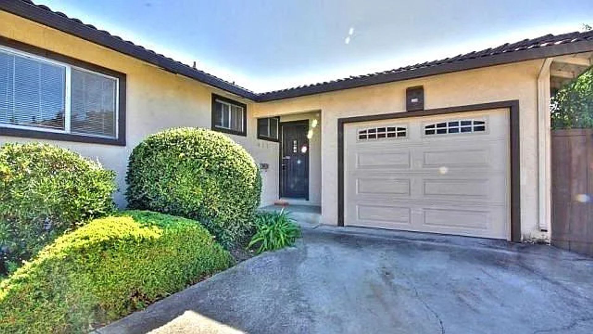 Updated Duplex – photo 1