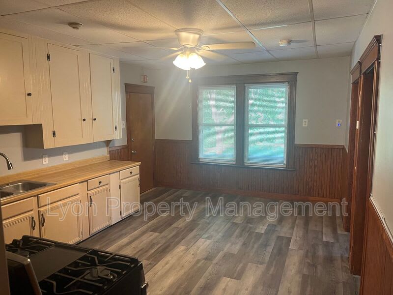 352 Manville Rd – photo 2