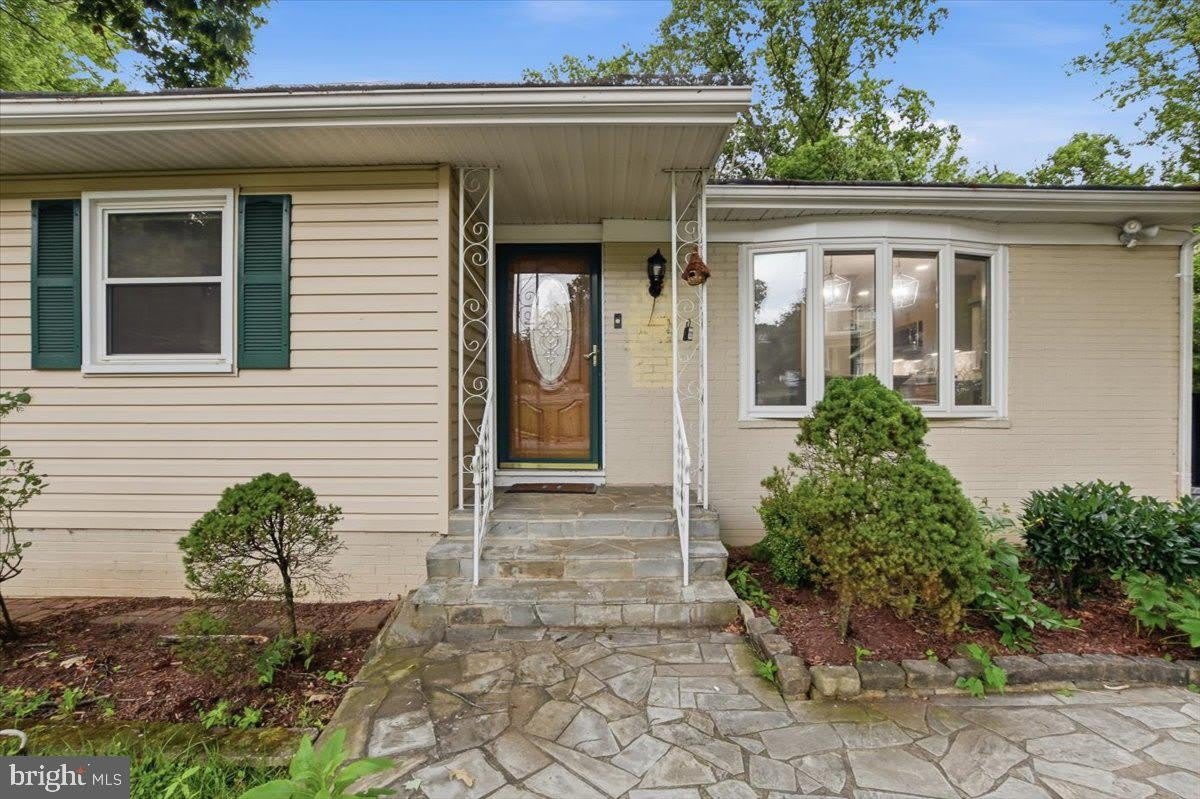 131 CASMAR Street SE – photo 4