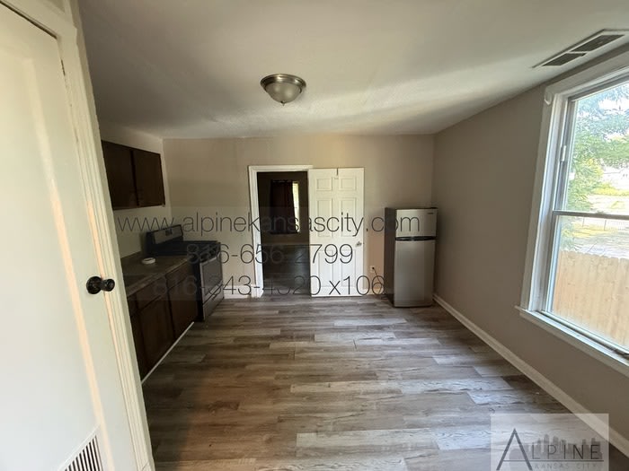 1006 Ford Avenue – photo 5