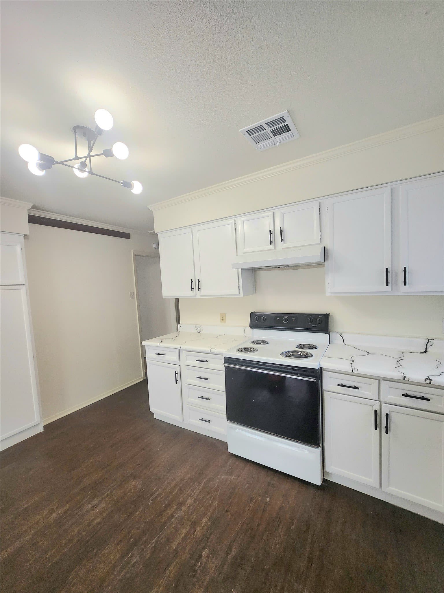 7308 Sanger Avenue – photo 5