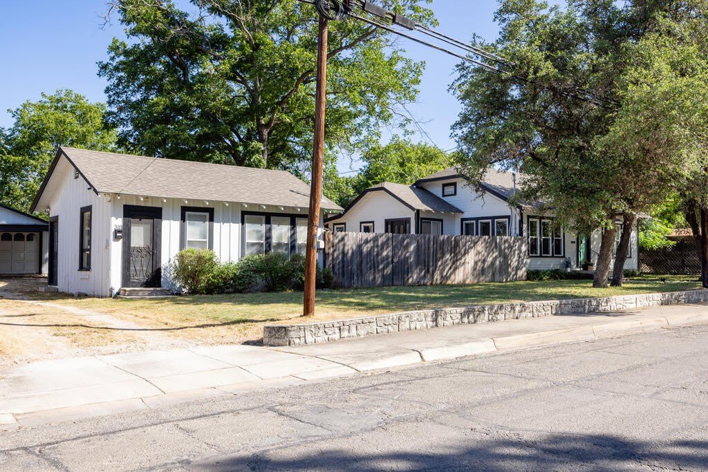 318 Lytle St – photo 2