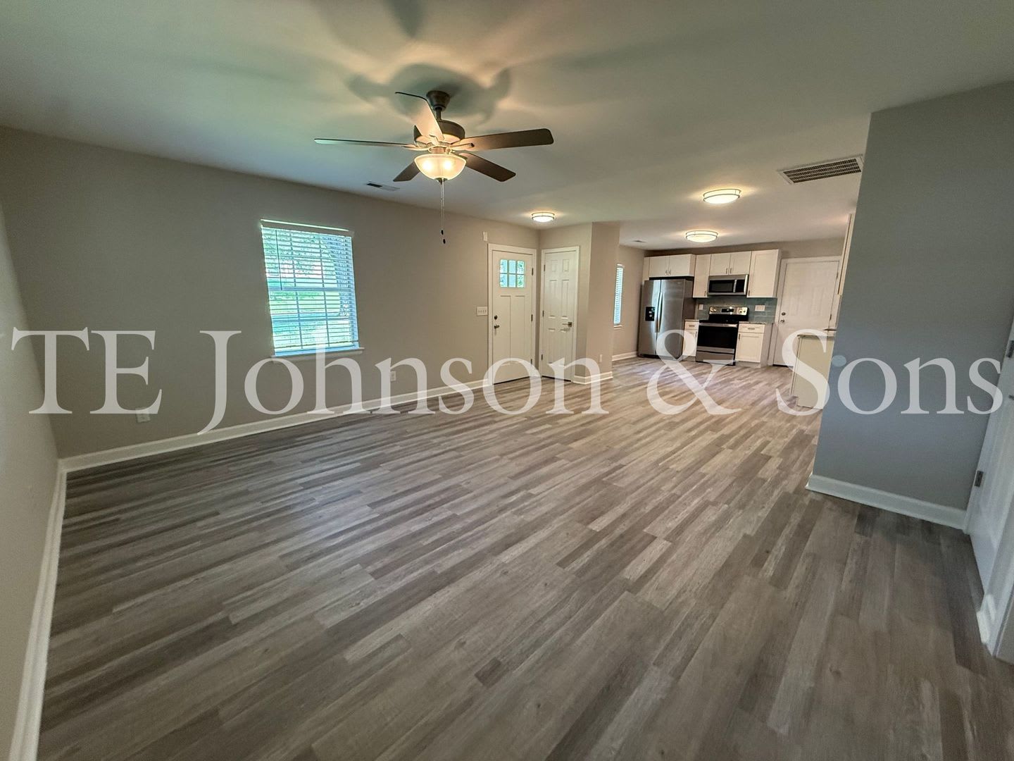 Updated Winston-Salem Home with Quartz Countertops and Modern Finishes – photo 5