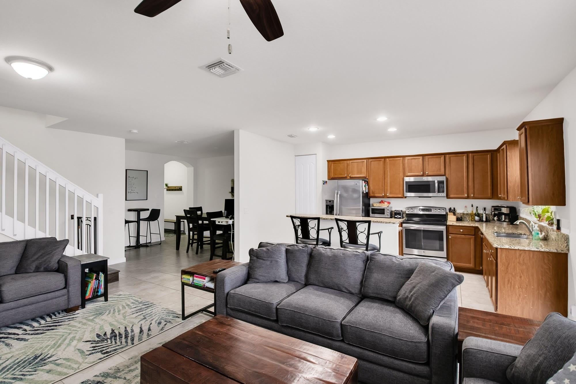 8455 Lakeview Trail – photo 3