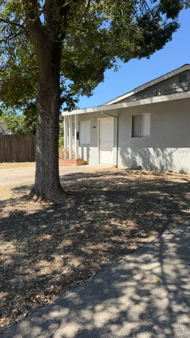 Duplex for RENT! – photo 2