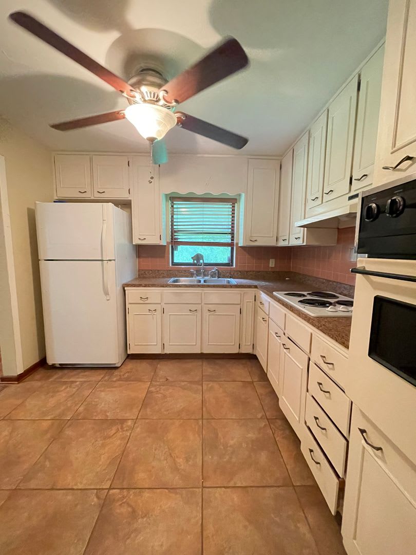 Conveniently located West Park Home! – photo 5