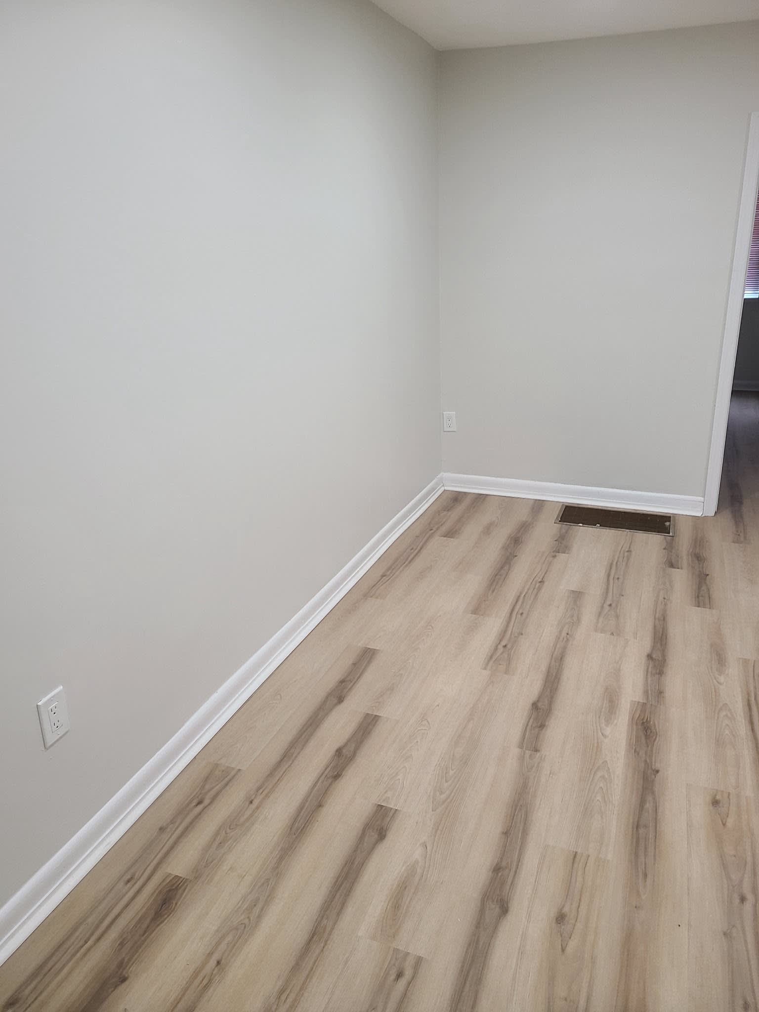 156 Warwick Rd – photo 3