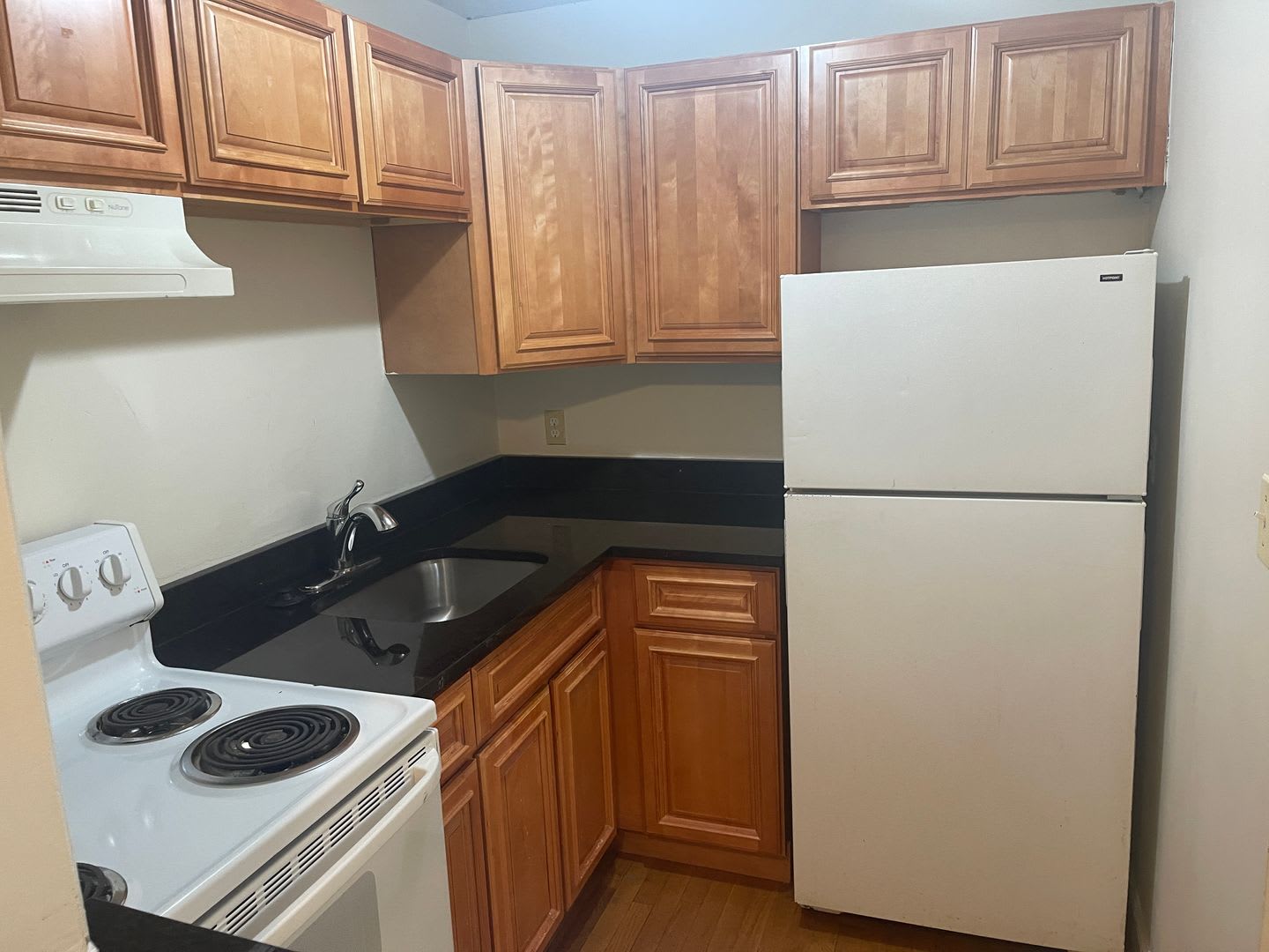 Free Momth Allston Oversized Sunny Modern 2 bed with Parking ava Ht Hw Inc Included, Students and Pets ok – photo 5