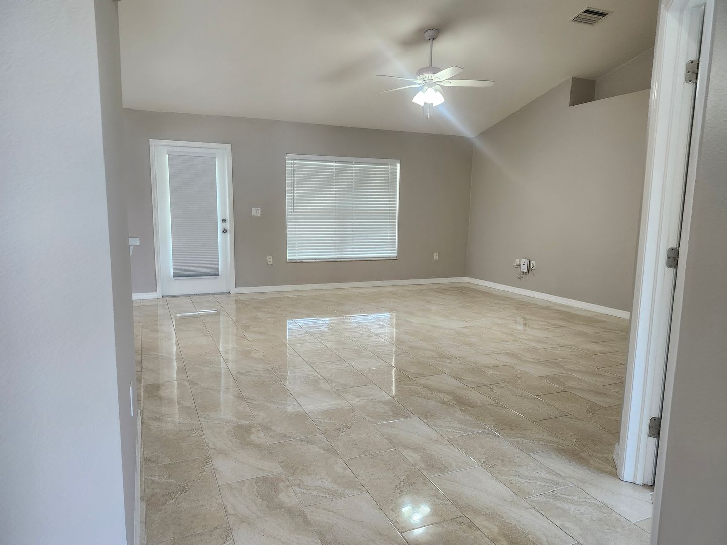 4 bedroom off Chiquita Close to Pine Island Road – photo 4