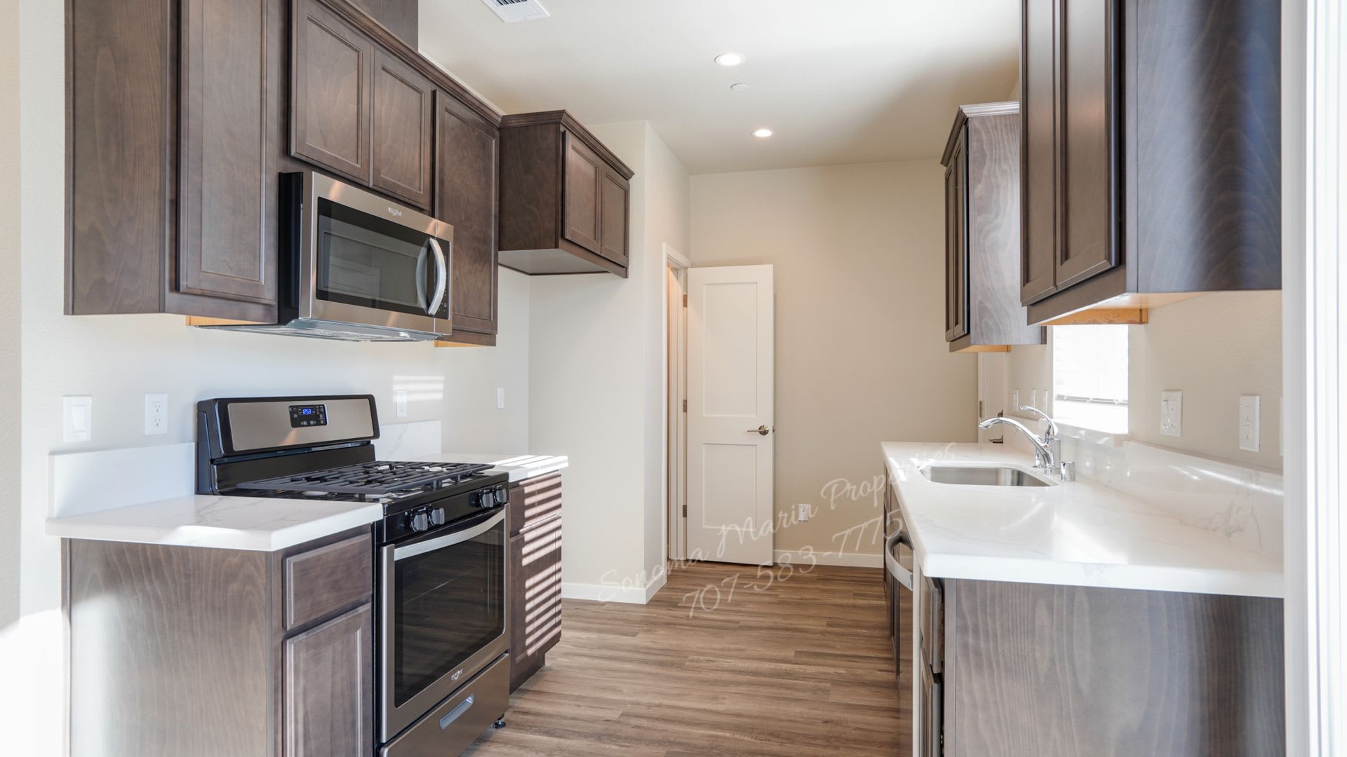 Solar ~ Newer Construction ~ 3 Bedrooms, 2.5 Bath **PG&E Savings – photo 3