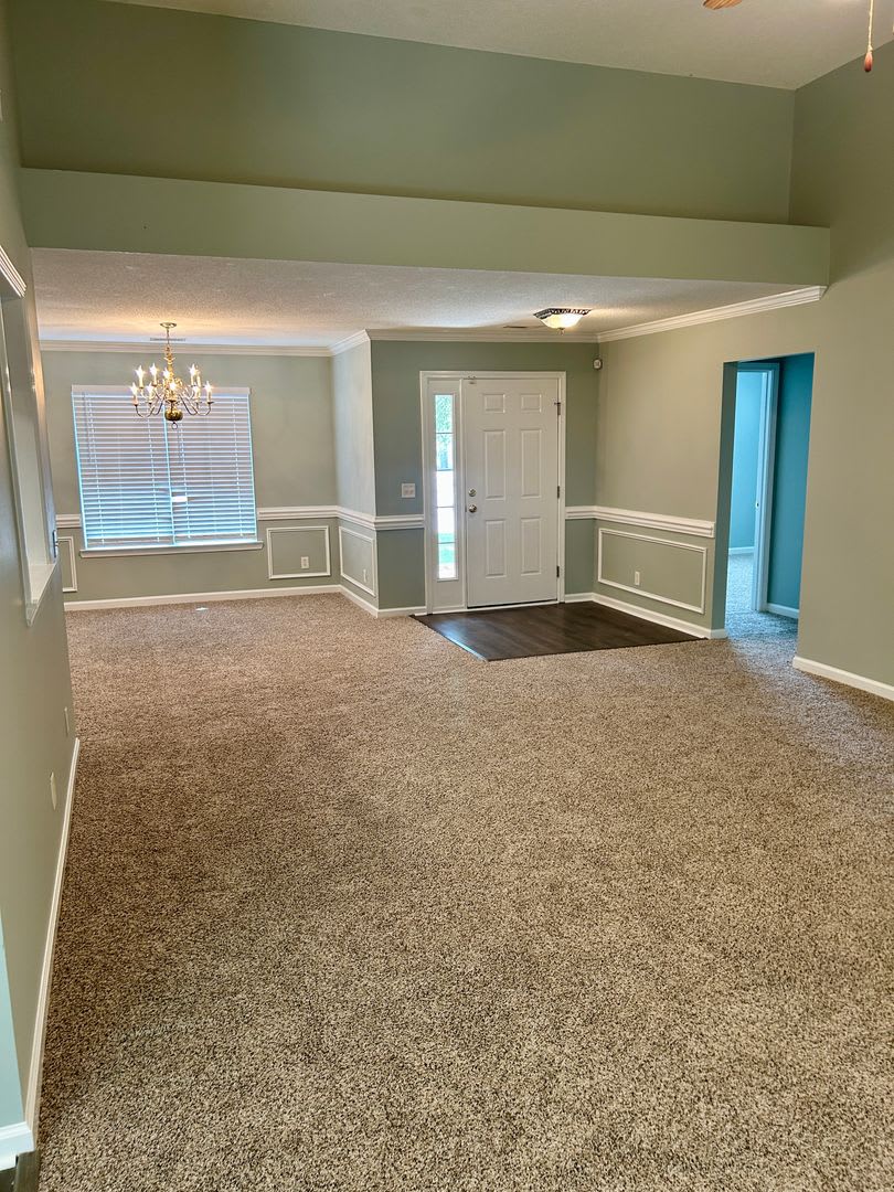 Spacious 3-Bedroom Home with Open Floor Plan & Private Fenced Yard – photo 3