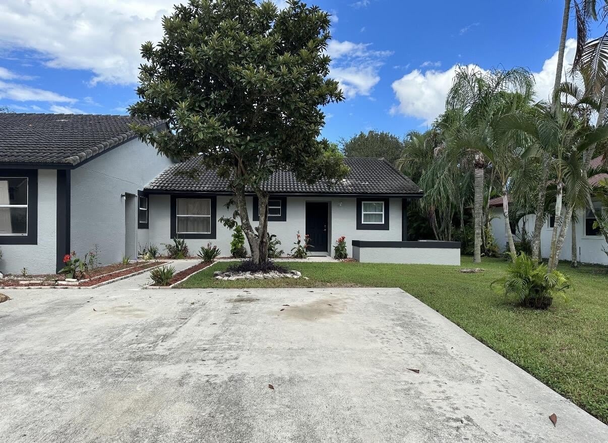 1392 Riverside Circle – photo 2