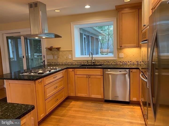 7512 ARDEN Road – photo 5