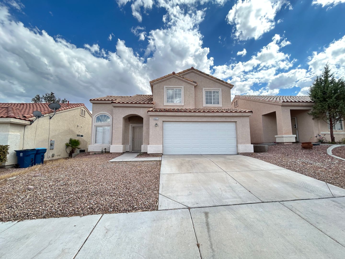 4-Bedroom 3-Bathroom Home in the Southwest! – photo 1
