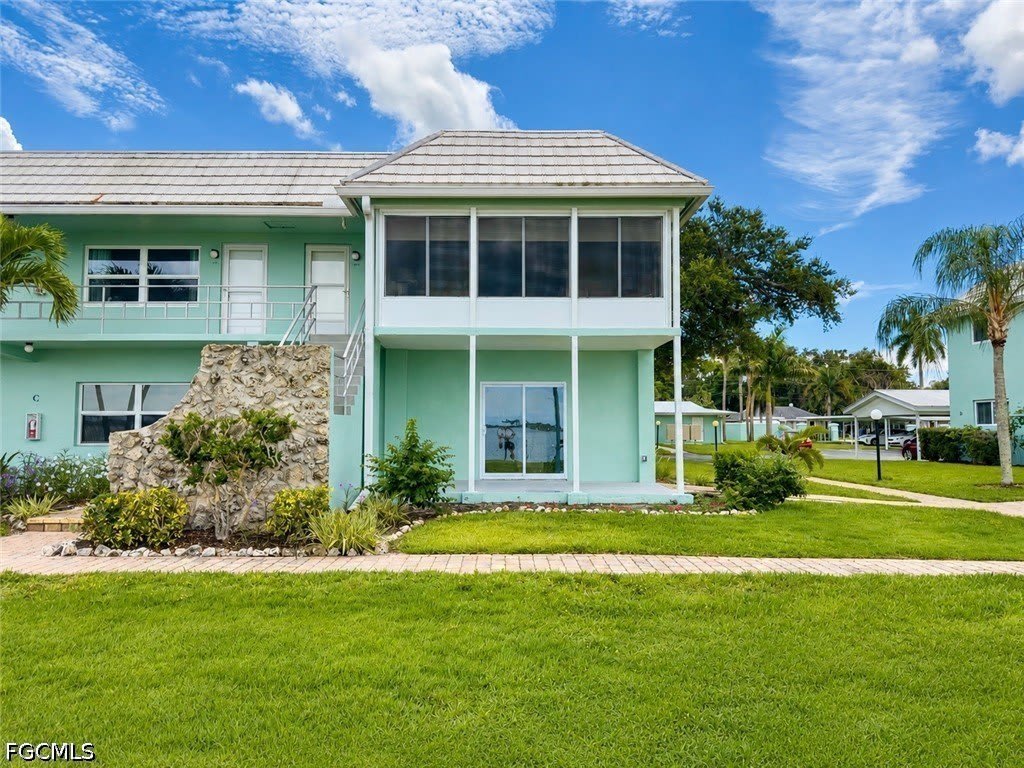 3225 E Riverside Drive – photo 1