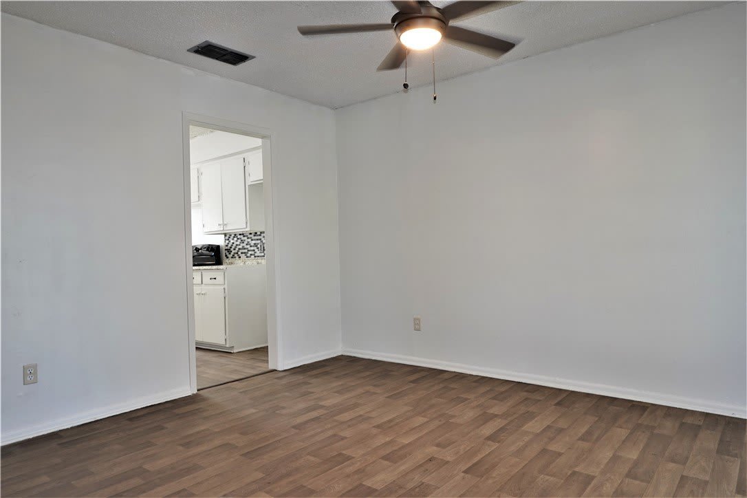 1028 Starlite Drive – photo 2