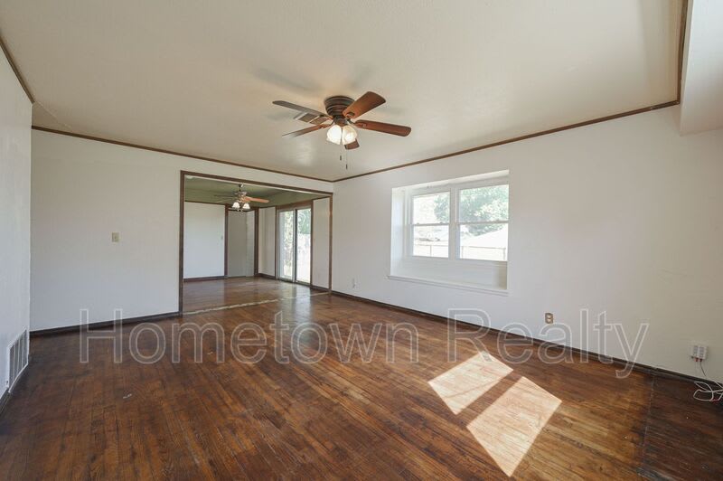 1805 NE 53rd Street – photo 4