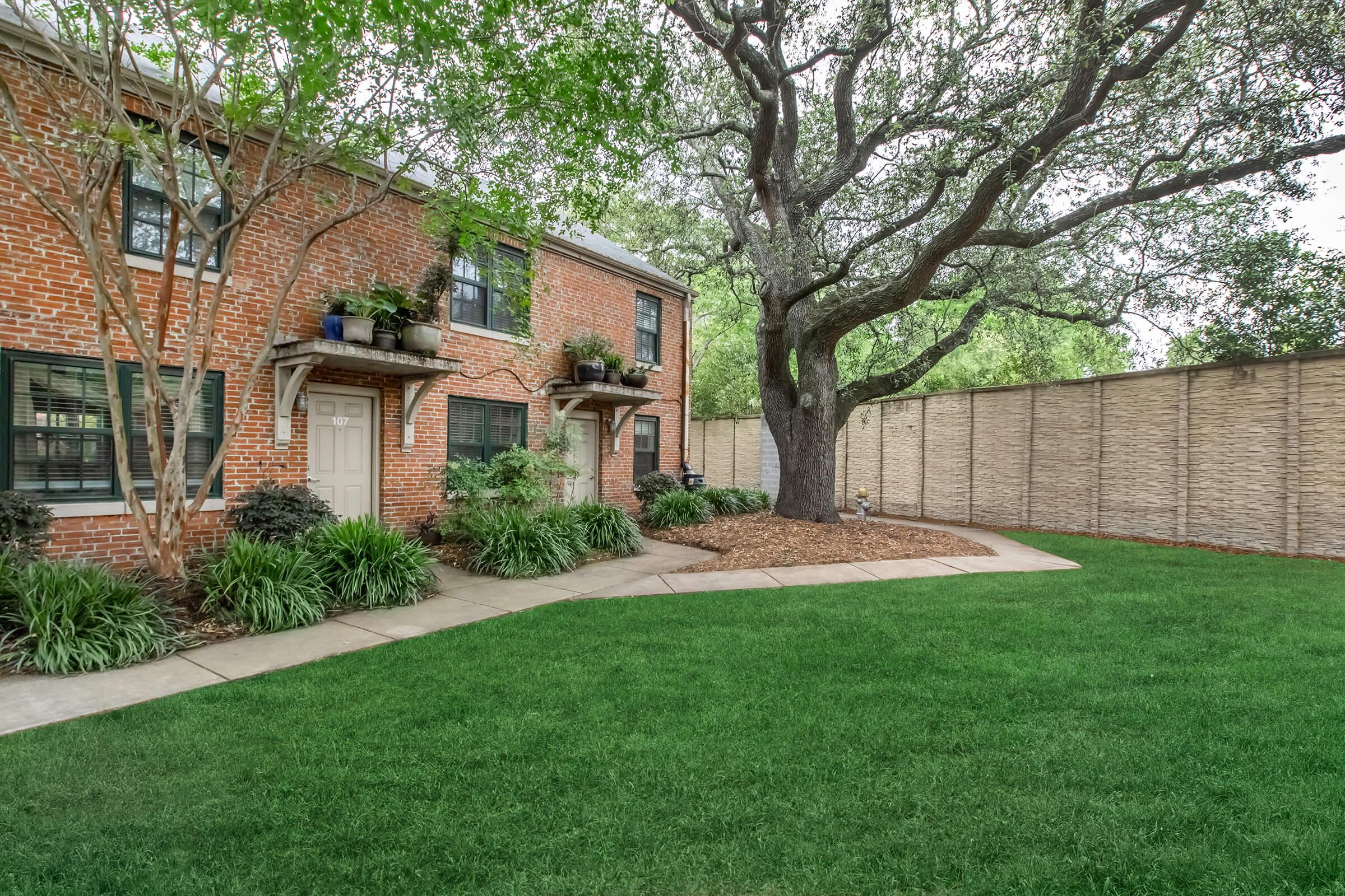 South Front Apartments – photo 2