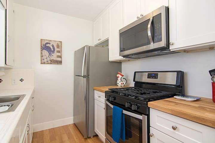 723 Whiting Court-1 – photo 3