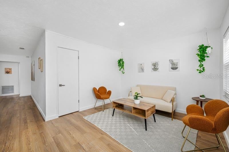 4409 W PEARL Avenue – photo 2