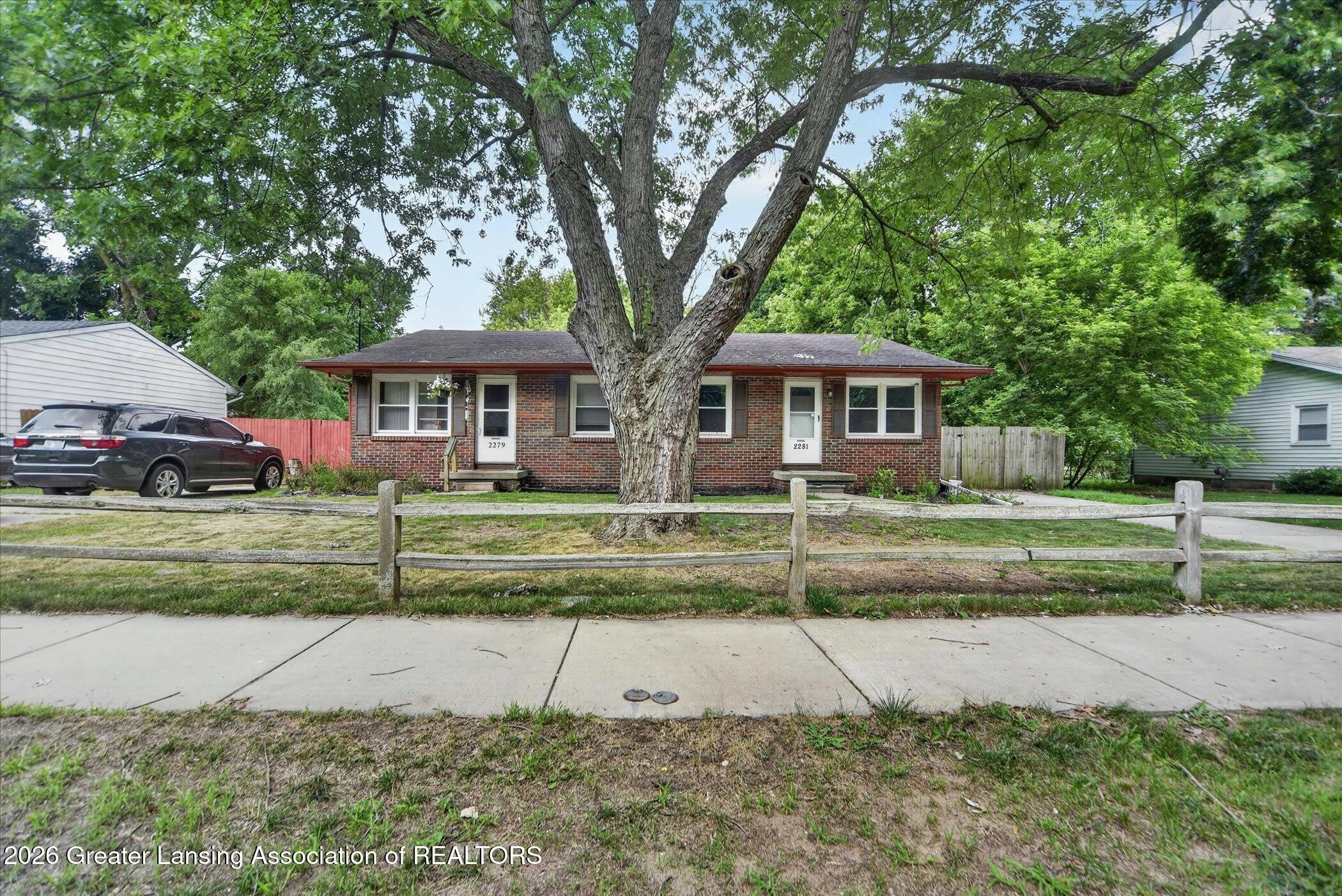 2281 N Vernon Avenue – photo 2