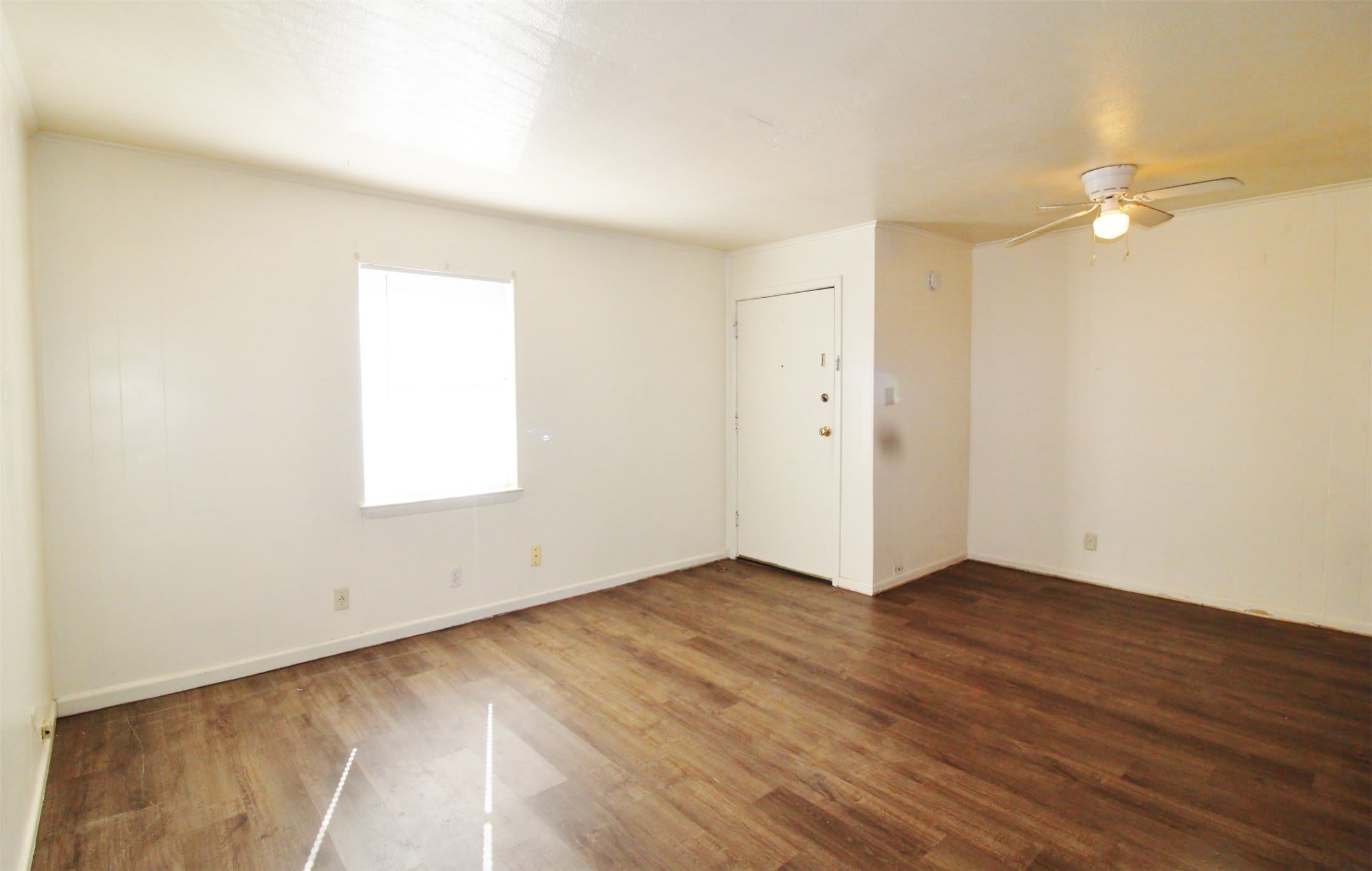 715 E 3rd Street – photo 2