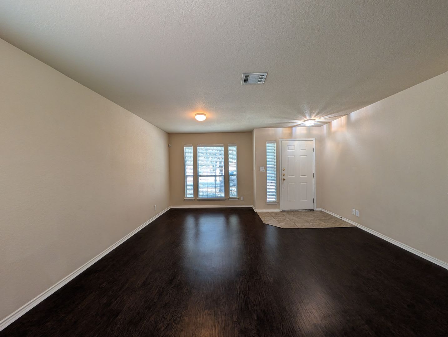 3 Bedroom in Dove Crossing / Extra Dining or Living Space / Community Pool / NBISD – photo 5