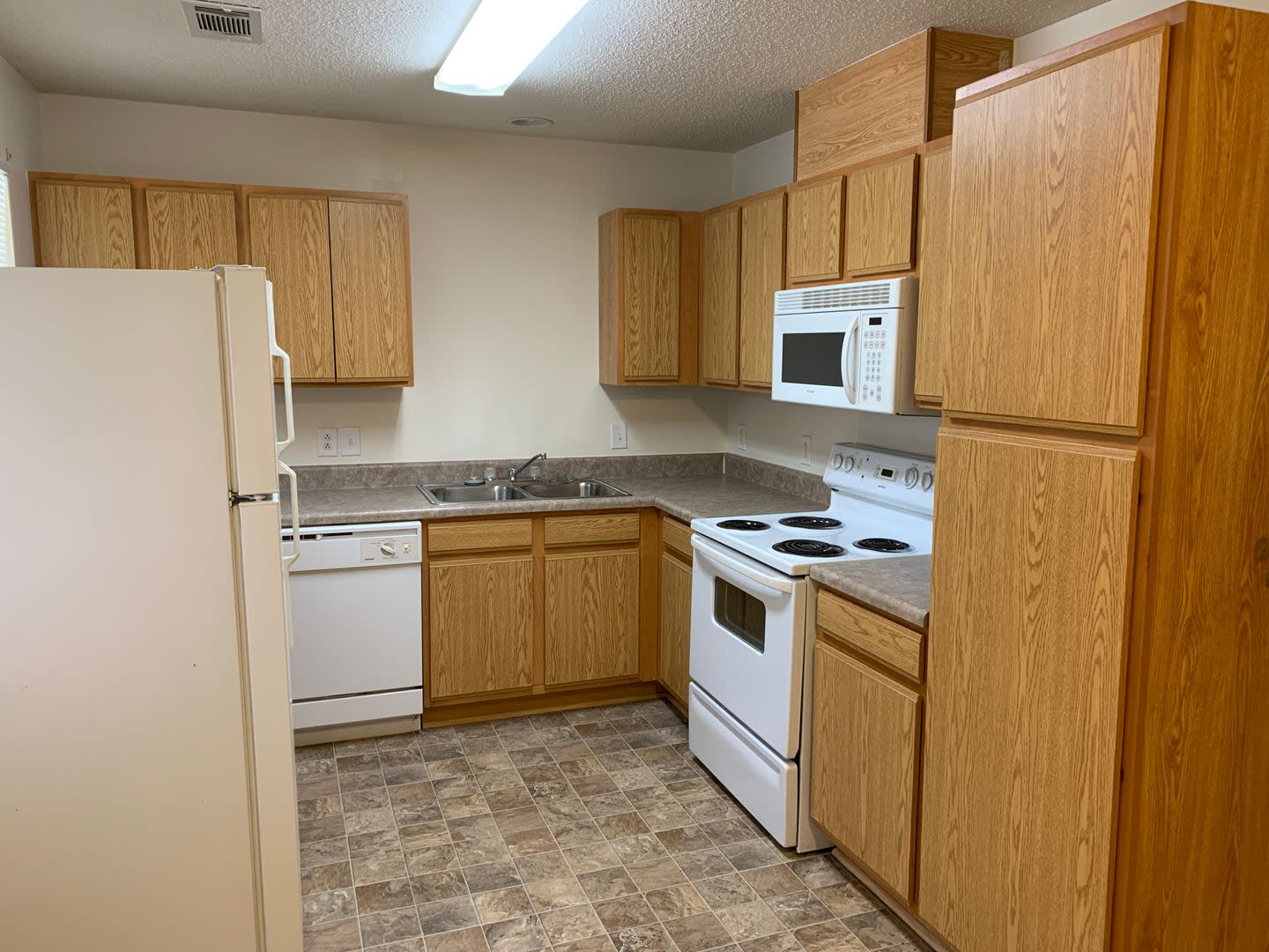 Montevallo, AL*** 2 Bed 2 Bath $1,154/mo**Deposit $0 – photo 2