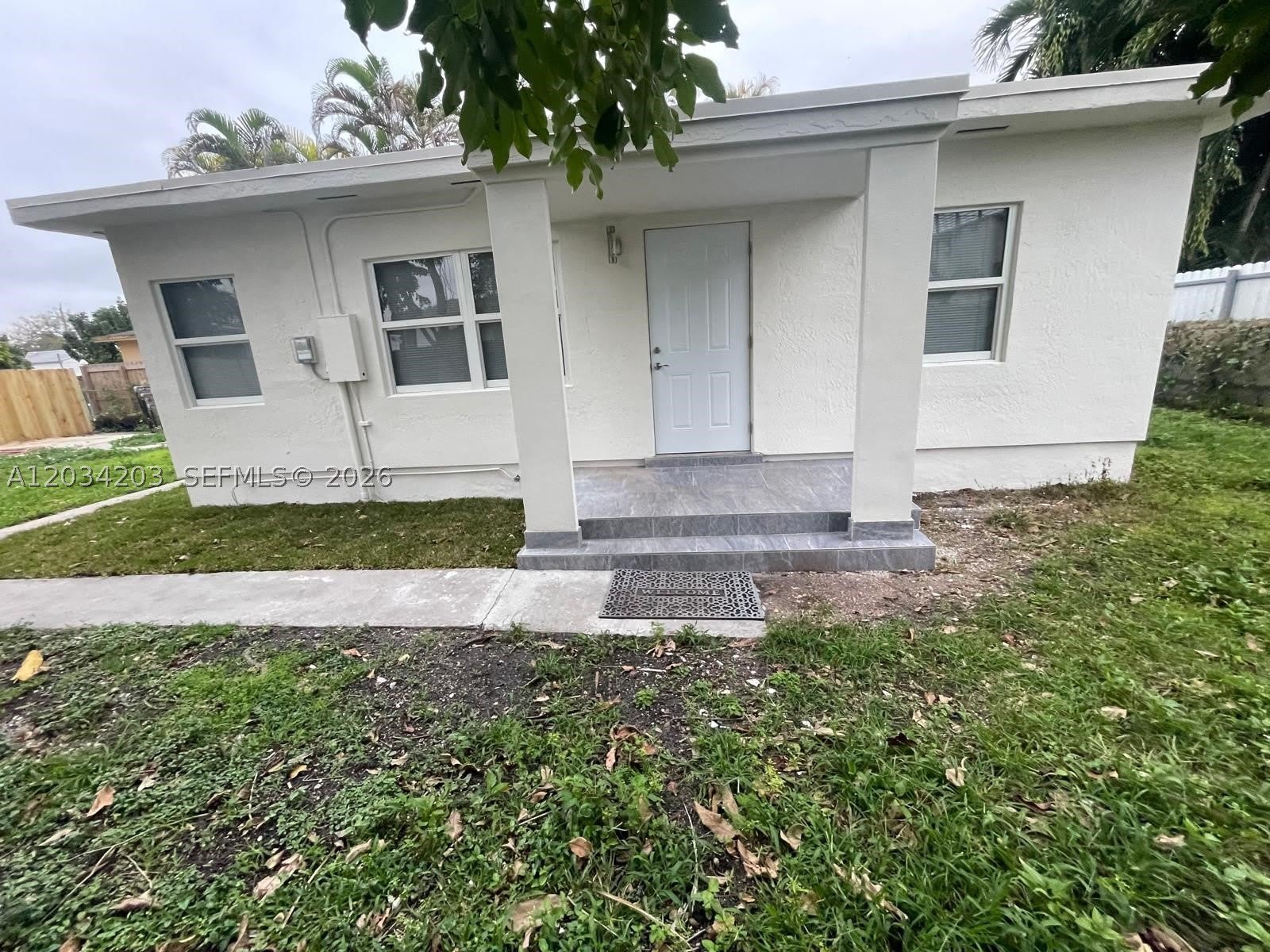 2103 SW 60th Ave – photo 2