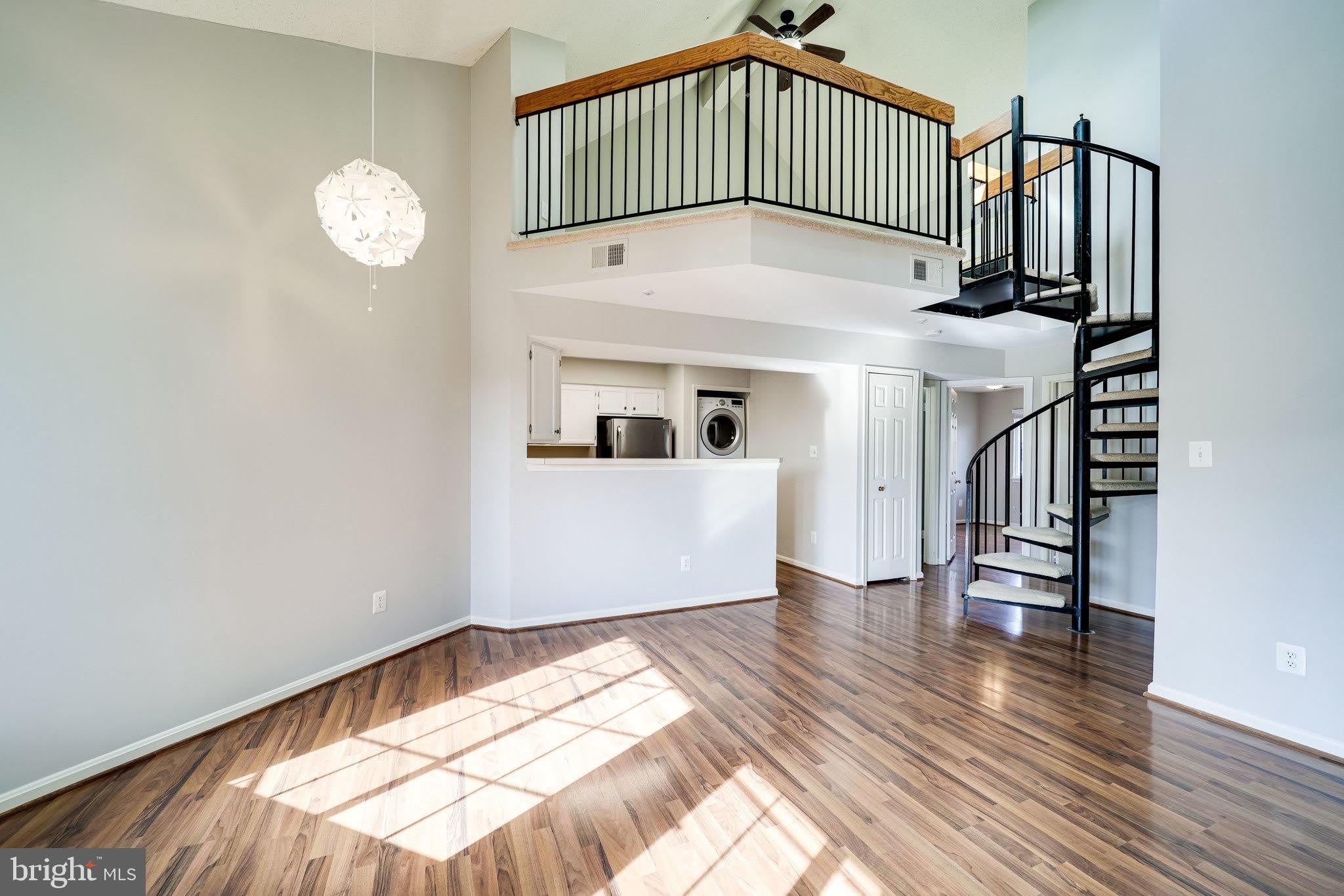 7012 IRWELL Lane – photo 4